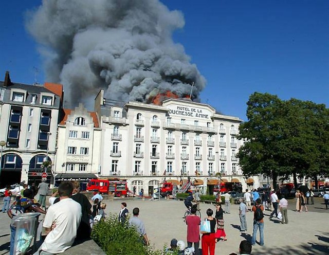 nantes duchesse anne 17 juin 2004 incendie